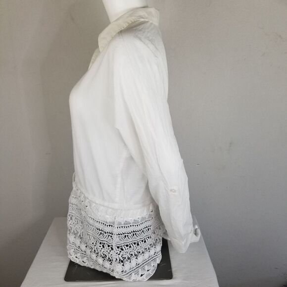 Chico's Lace Bottom Button Front‎ Collared White Blouse - Picture 2 of 11